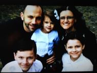 The Leutholds with their children Seth, Julia, and Janelle (Image via Leuthold archives)